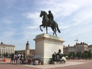 Place Bellecour s jezdeckou sochou Ludvíka XIV., Lyon