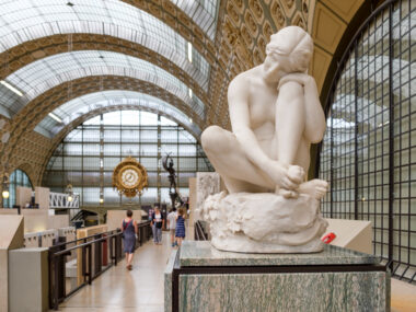 Muzeum Orsay - socha mladé ženy