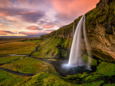 Vodopád Seljalandsfoss, Island