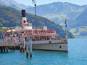Loď na Lucernském jezeře, Švýcarsko