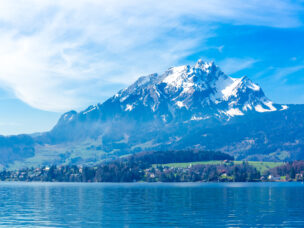  Výhled na Pilatus od Lucernského jezera