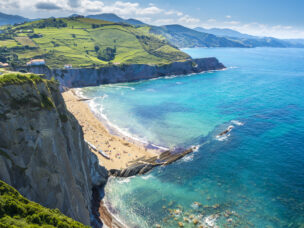 Baskicé pobřeží u města Zumaia